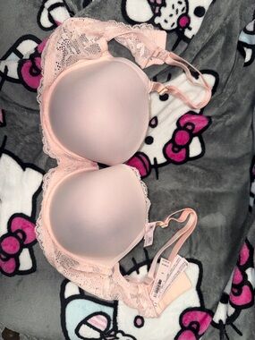 Victoria's Secret Light Pink Lace-Trim lightly padded Bra